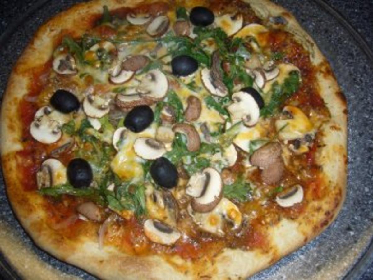 Kikis Pizza Rucola - Rezept - Bild Nr. 11