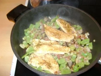 Hühnerschnitzerl mit Paprikagemüse - Rezept