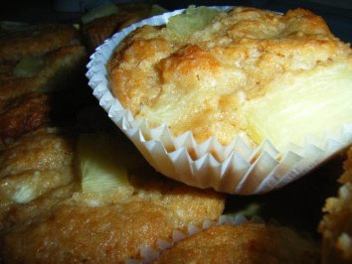 Bilder für Muffins: Ananas-Kokos-Törtchen - Rezept