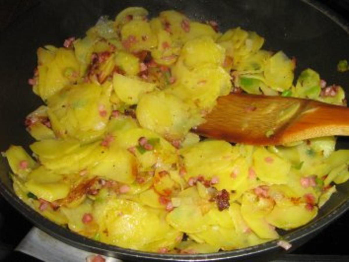 Fischfilet auf Bratkartoffeln unter einer Senf-Käse-Kruste - Rezept - Bild Nr. 6