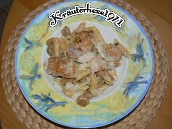 Putenfiletmedaillons in einer Weißweinsahnesauce mit Champignons - Rezept