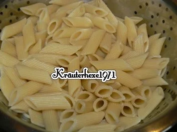 Putenfiletmedaillons in einer Weißweinsahnesauce mit Champignons - Rezept - Bild Nr. 2