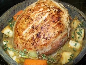 Rezept: lackierter Ofenbraten mit Dörrobst im Thymianduft Bild Nr. 5 lackierter Ofenbraten mit Dörrobst im Thymianduft - Rezept - Bild Nr. 5