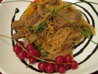 Glasnudelsalat mit Rinderfiletstreifen - Rezept