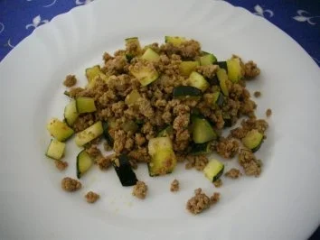 Rezept: Zucchini- Hackfleisch-Pfanne Zucchini- Hackfleisch-Pfanne - Rezept