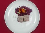 Rotkohl-Ingwer-Salat mit halb rohem Tunfisch - Rezept