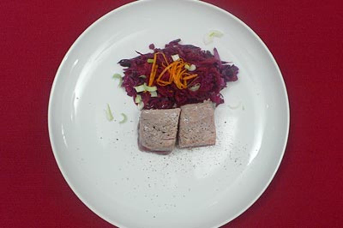 Bilder für Rotkohl-Ingwer-Salat mit halb rohem Tunfisch - Rezept