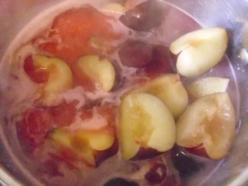 Rezept: Kaiserschmarrn auf Pflaumenkompott Bild Nr. 2 Kaiserschmarrn auf Pflaumenkompott - Rezept - Bild Nr. 2