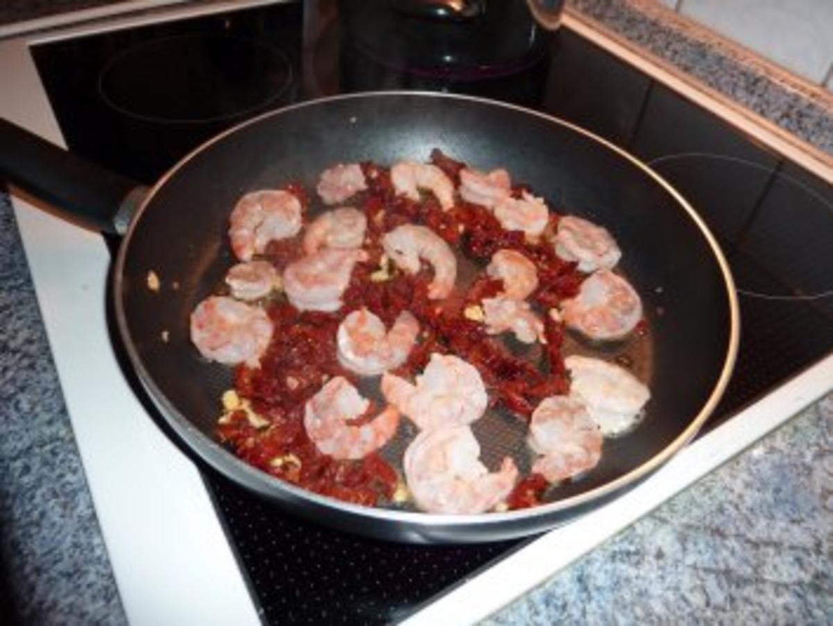 Linguine mit getrockneten Tomaten und Garnelen - Rezept - Bild Nr. 4