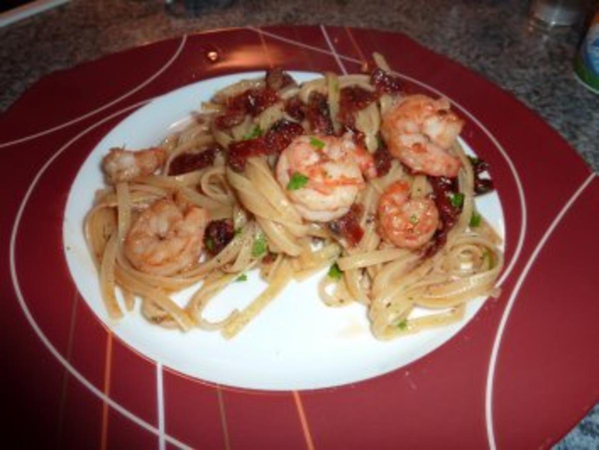 Linguine mit getrockneten Tomaten und Garnelen - Rezept - Bild Nr. 2