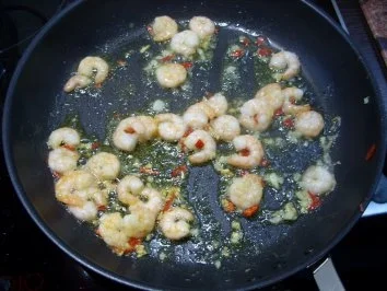 Rezept: Scharfe Tagliatelle mit Garnelen Bild Nr. 2 Scharfe Tagliatelle mit Garnelen - Rezept - Bild Nr. 2