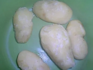 Rotweinsauerbraten mit Hagebuttenknödeln und geschmortem Wirsing (Fotos) - Rezept - Bild Nr. 11