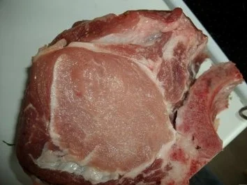 Rezept: Kotellett im Hefeteig mit Sesamkruste Bild Nr. 2 Kotellett im Hefeteig mit Sesamkruste - Rezept - Bild Nr. 2