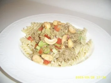 Nudeln mit Hack - Currysauce - Rezept