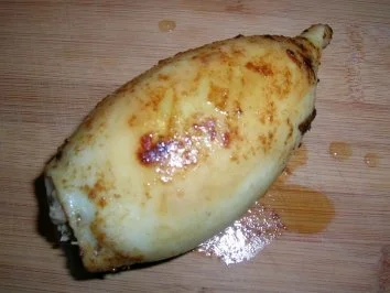 Tintenfischtuben gefüllt mit Thunfisch+schwarzem Olivenpesto an Ratatouille und Kräuterbaguette - Rezept - Bild Nr. 8