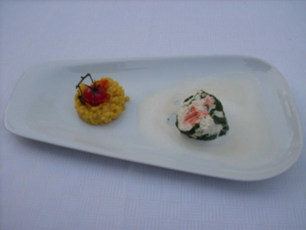Weißfisch- und Lachsroulade im Spinatmantel auf Riesling-Soße mit Reis - Rezept