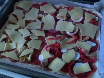 Rezept: Hot-Dog-Pizza Bild Nr. 2 Hot-Dog-Pizza - Rezept - Bild Nr. 2