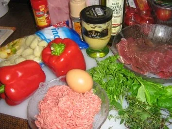 Hack-Kräuter-Rouladen in Paprikasauce an Gnocchis - Rezept - Bild Nr. 2