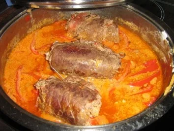 Hack-Kräuter-Rouladen in Paprikasauce an Gnocchis - Rezept - Bild Nr. 12