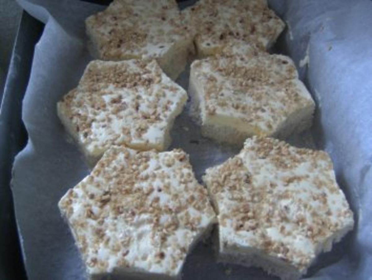 Desserts: Geeiste Zimtsterne mit flambierten Himbeeren - Rezept - Bild Nr. 3