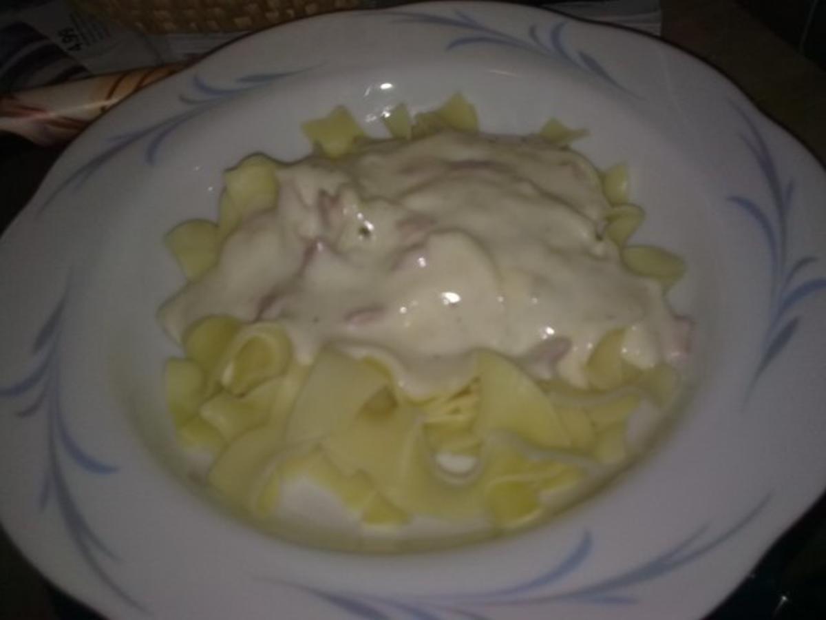 Bilder für Käse-Sahne Soße mit Schinken - Carbonara - Rezept