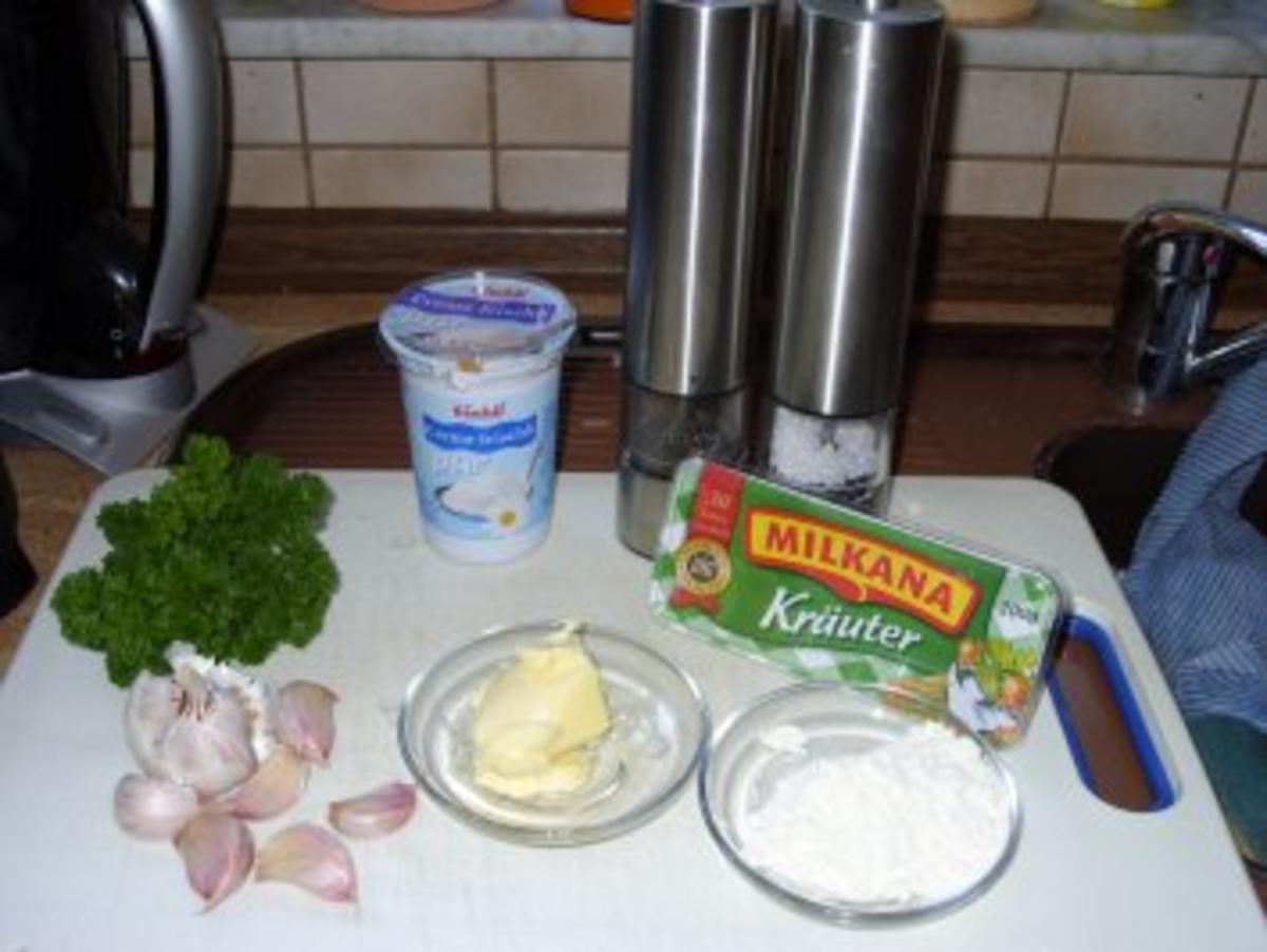 Bilder für Knoblauchsuppe mit Käsecroutons - Rezept