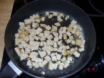 Knoblauchsuppe mit Käsecroutons - Rezept - Bild Nr. 4