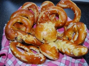 Gebäck ~ Laugenbrezel - Rezept