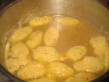 Rezept: Suppe: Mutschelmehl Nockerlsuppe Bild Nr. 2 Suppe: Mutschelmehl Nockerlsuppe - Rezept - Bild Nr. 2