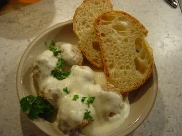 Rezept: Hackbällchen in Ei-Zitronenschaum-Sauce... Hackbällchen in Ei-Zitronenschaum-Sauce... - Rezept