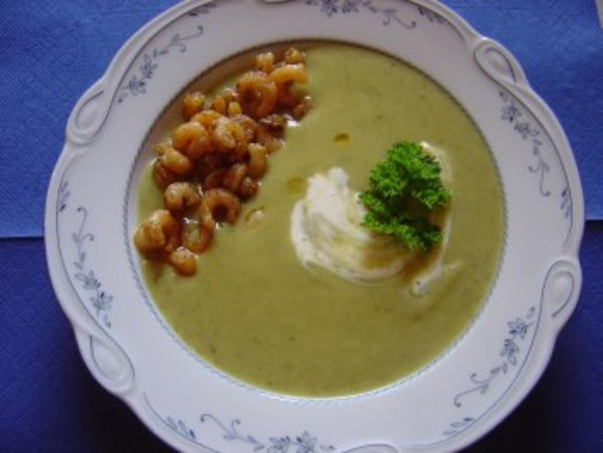 Rosenkohl-Creme-Suppe mit Garnelen a la Anne... - Rezept - Bild Nr. 2