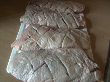 Geflügel/ Wild: Entenbrust mit Trüffelpüree und Honig-Schalotten in Balsamicojus - Rezept - Bild Nr. 2