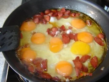 Rührei mit Sucuk - Rezept