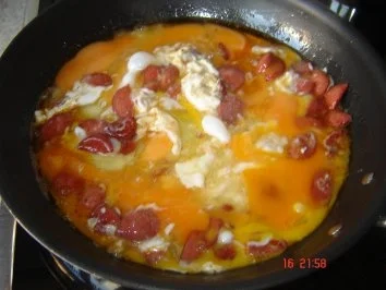 Rührei mit Sucuk - Rezept - Bild Nr. 8