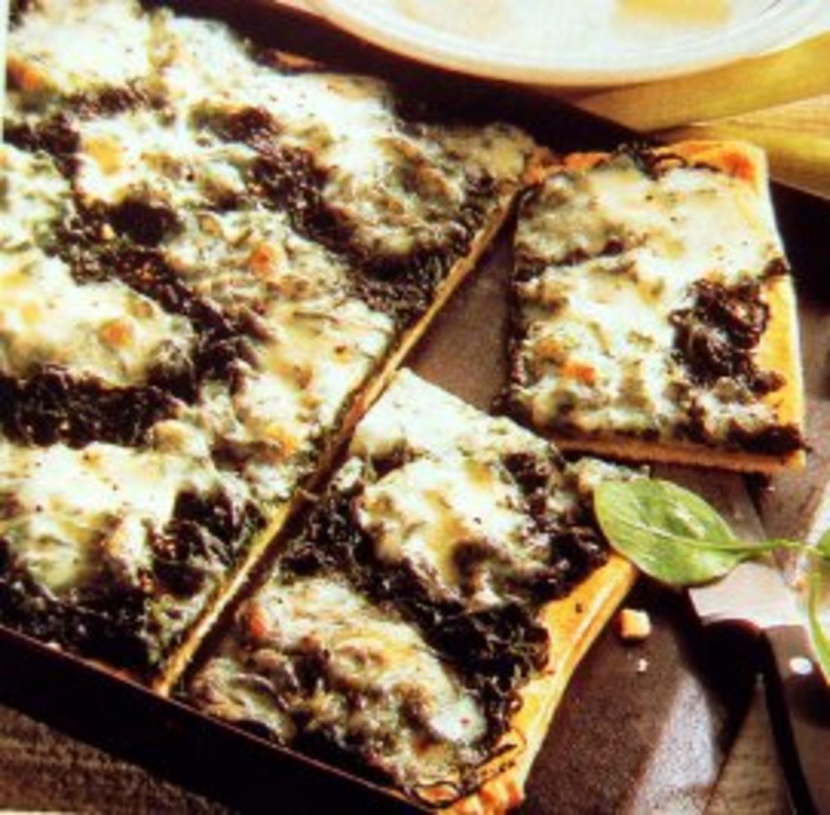 Spinatpizza mit Butter und Mehl - Rezept mit Bild - kochbar.de