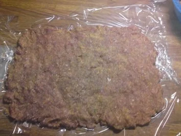 Hackbraten mit Kartoffelkruste und  leckerer Füllung - Rezept