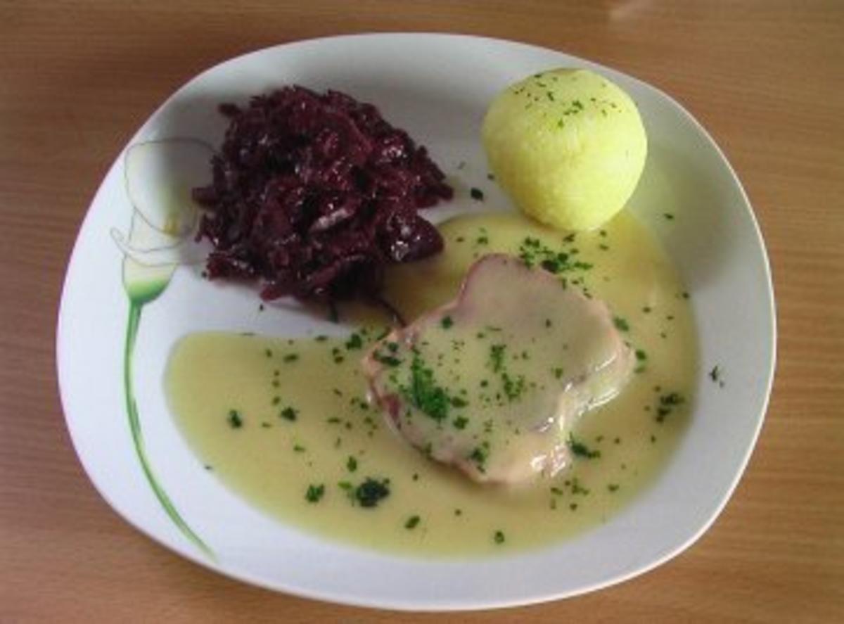 Bilder für Rinderzunge mit Rotkohl und Klößen - Rezept