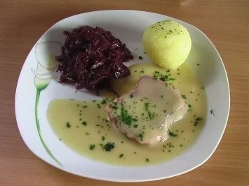 Rinderzunge mit Rotkohl und Klößen - Rezept - Bild Nr. 2