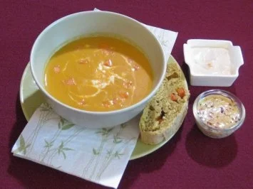 Erdnuss-Karotten-Suppe - Rezept