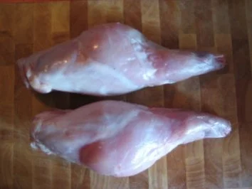 Rezept: geschmorte Hasenkeulen an feinem Sahnewirsing, Röstkartoffeln Bild Nr. 6 geschmorte Hasenkeulen an feinem Sahnewirsing, Röstkartoffeln - Rezept - Bild Nr. 6