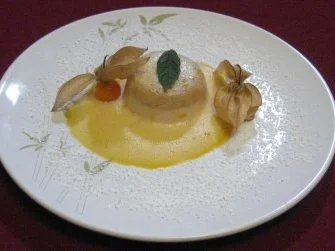 Geeiste Teecreme mit Orangenschaum - Rezept