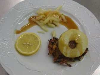 Kalbsleber mit Apfel-Calvadossoße auf Reibekuchen - Rezept