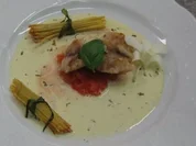 Rezept: Rotbarbenfilet auf Pistousoße dazu Tomaten und Kartoffel-Lauchstifte Rotbarbenfilet auf Pistousoße dazu Tomaten und Kartoffel-Lauchstifte - Rezept