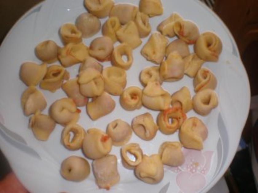 Tortellini selbstgemacht mit Käsesoße s - 218 kcal/100g