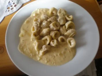 Tortellini selbstgemacht  mit Käsesoße s - Rezept - Bild Nr. 6