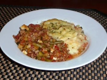 Rezept: Kartoffel-Hackfleischauflauf mit Feta Kartoffel-Hackfleischauflauf mit Feta - Rezept