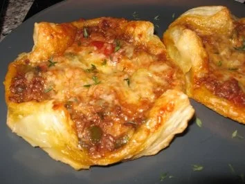 Rezept: Blätterteig-Kopenhagener mit Hackbolognese Blätterteig-Kopenhagener mit Hackbolognese - Rezept