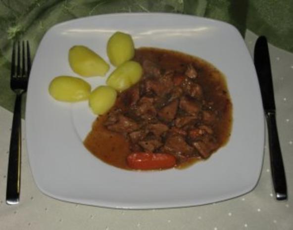 Kalbsgulasch mit Weißwein - Rezept mit Bild - kochbar.de