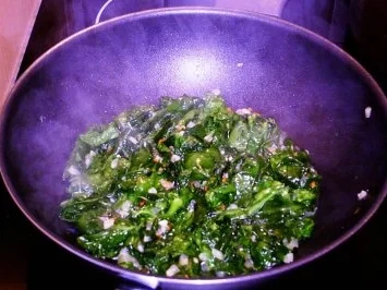 Rezept: Nudeln mit Spinat-Sahne-Sauce Bild Nr. 4 Nudeln mit Spinat-Sahne-Sauce - Rezept - Bild Nr. 4