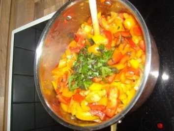 Rezept: Überbackene Paprikaschnitzel mit Schafskäse Bild Nr. 3 Überbackene Paprikaschnitzel mit Schafskäse - Rezept - Bild Nr. 3